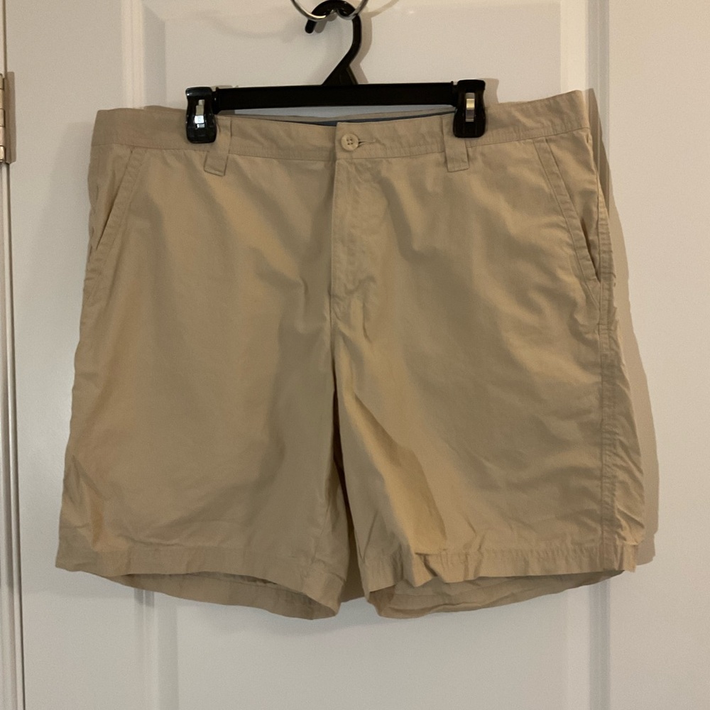 Columbia Men's Khaki Flat Front Shorts